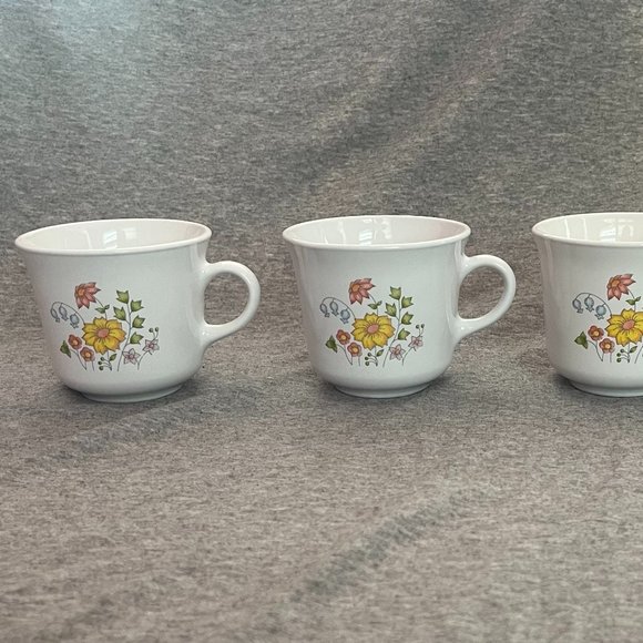 Corning Spring Meadow Coffee Cups Set of 4 - Picture 1 of 11